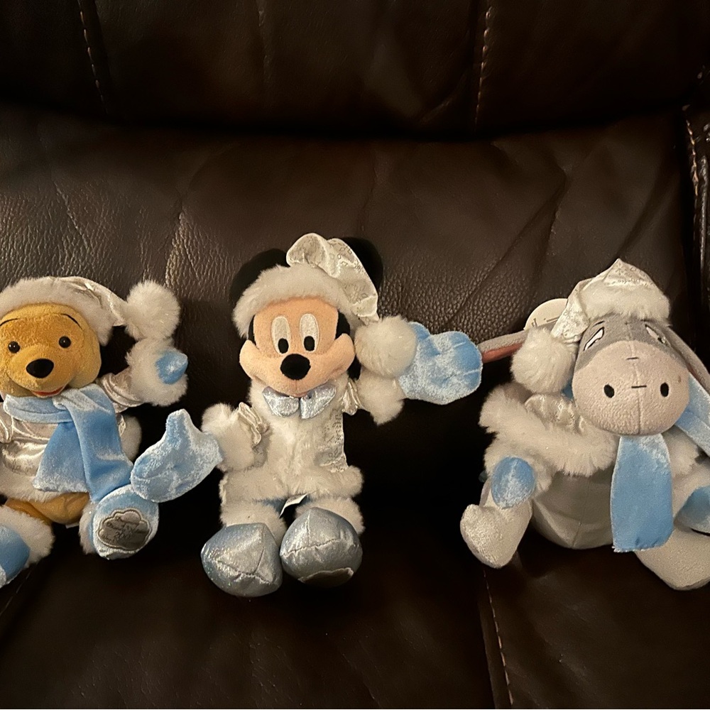 Disney 2007 Silver & Blue Stuffed Animals Cozy Winter Collection